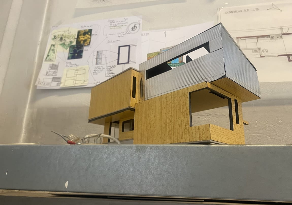 bachelor 01 — wheelchair courtyard house